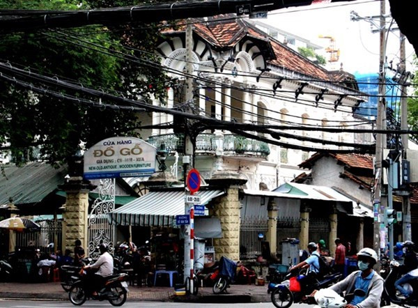 Tuy có 3 mặt tiền đường nhưng đây lại là khối bất động sản khá "kén khách". Tuy có 3 mặt tiền đường nhưng đây lại là khối bất động sản khá "kén khách".