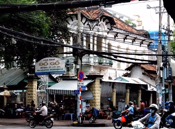 Tuy có 3 mặt tiền đường nhưng đây lại là khối bất động sản khá "kén khách".