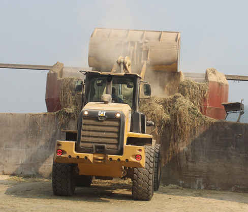 Máy trộn thức ăn tự động Máy trộn thức ăn tự động