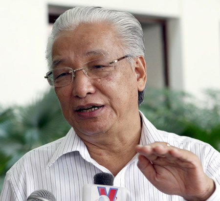 TS Cao Sỹ Kiêm: "... sẽ còn nhiều ông Hà Văn Thắm nữa nếu cứ buông lỏng quản lý như hiện nay". TS Cao Sỹ Kiêm: "... sẽ còn nhiều ông Hà Văn Thắm nữa nếu cứ buông lỏng quản lý như hiện nay".