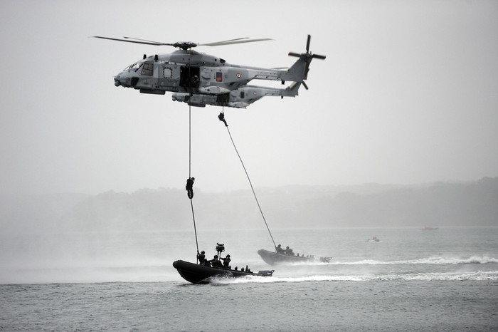 Đặc nhiệm Hải quân Pháp trong chuyến thăm của Tổng thống Nicolas Sarkozy Đặc nhiệm Hải quân Pháp trong chuyến thăm của Tổng thống Nicolas Sarkozy