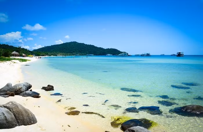 Nguồn vốn đầu tư “khủng”, sự chuyên nghiệp trong thực hiện và quản lý dự án của những nhà đầu tư này đang góp phần thay đổi diện mạo của Đảo Ngọc.