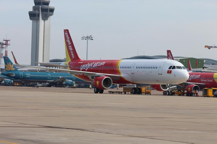 Tàu bay A321 của Vietjet mang số hiệu VN-A665 từ Hamburg (Đức) đáp xuống sân bay Tân Sơn Nhất.
