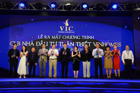 Công ty BĐS Vinhomes – Tập đoàn Vingroup đã chính thức ra mắt Chương trình Câu lạc bộ Nhà đầu tư Vinhomes – Vinhomes Investors Club. Công ty BĐS Vinhomes – Tập đoàn Vingroup đã chính thức ra mắt Chương trình Câu lạc bộ Nhà đầu tư Vinhomes – Vinhomes Investors Club.