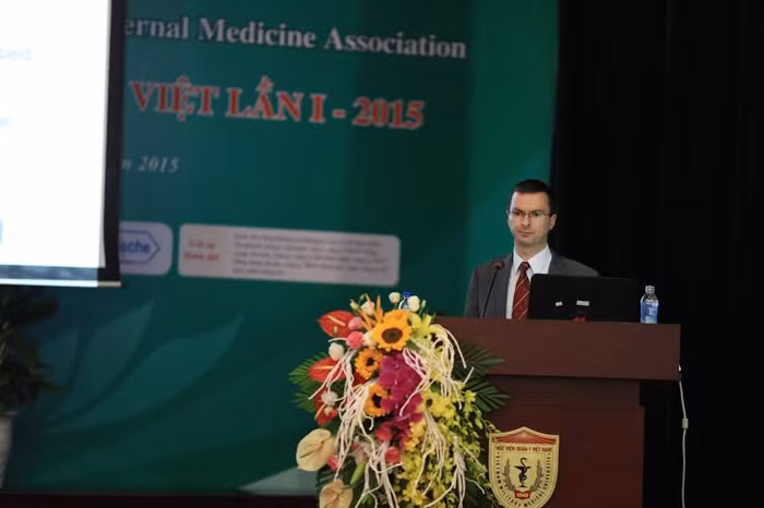 Tiến Sĩ Szabolcs Péter, Tập đoàn Dinh dưỡng DSM Thụy Sỹ. Tiến Sĩ Szabolcs Péter, Tập đoàn Dinh dưỡng DSM Thụy Sỹ.