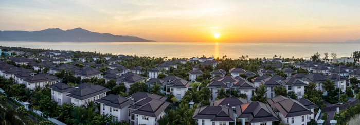 Premier Village Danang Resort được đánh giá là “Tuyệt tác bên bờ biển vàng”. Premier Village Danang Resort được đánh giá là “Tuyệt tác bên bờ biển vàng”.