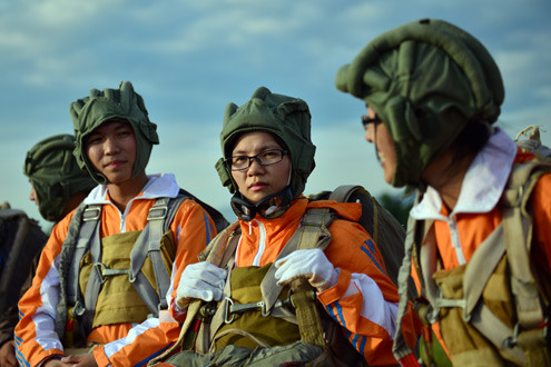 Năm 2012, khóa 6 có 35 học viên (7 nữ, 28 nam) là sinh viên, nhà báo, diễn viên, kỹ sư, doanh nhân.