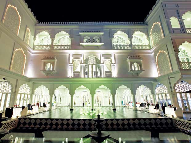 Lâu đài siêu sang của Chủ tịch Tập đoàn Khải Silk được xây vào đúng lúc kinh tế khủng hoảng