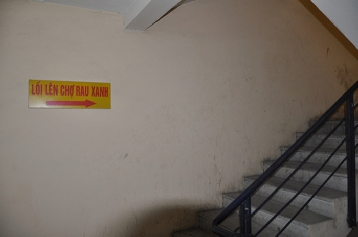 Một cái biển chỉ dẫn mà không biết đã có ai từng làm theo để thực hiện cái gọi là đi chợ hay chưa