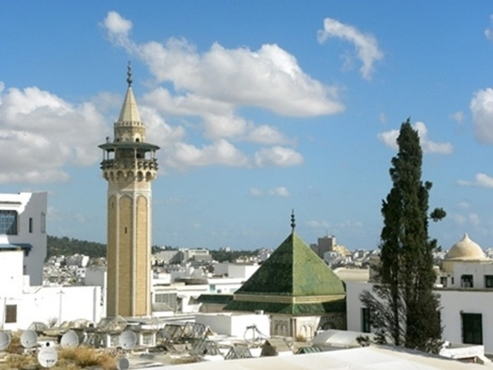 10. Tunis, Tunisia Tunis - Tunisia. Giá phòng đôi tại khách sạn 4 sao: 155,37 USD Giá 3km taxi: 5,37 USD Giá 2 ly cocktail tại khách sạn 5 sao: 10,23 USD Giá bữa tối cho hai người (kèm một chai rượu): 51,56 USD Tổng: 222,52 USD 10. Tunis, Tunisia Tunis - Tunisia. Giá phòng đôi tại khách sạn 4 sao: 155,37 USD Giá 3km taxi: 5,37 USD Giá 2 ly cocktail tại khách sạn 5 sao: 10,23 USD Giá bữa tối cho hai người (kèm một chai rượu): 51,56 USD Tổng: 222,52 USD