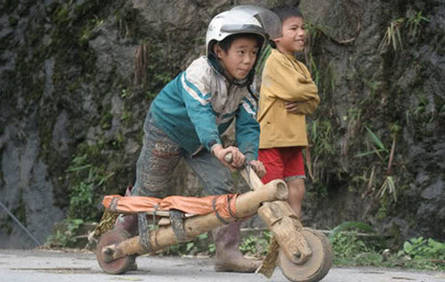 Nghiêm chỉnh chấp hành luật giao thông. Ảnh: Mạnh Tình (sưu tầm) Nghiêm chỉnh chấp hành luật giao thông. Ảnh: Mạnh Tình (sưu tầm)