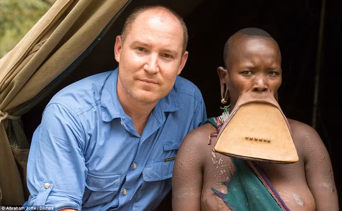 Ataye Eligidagne và nhà nhiếp ảnh, làm phim Abrahem Joffe