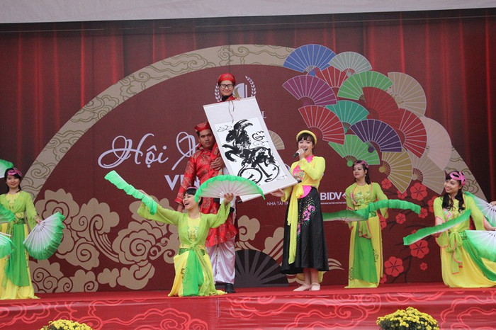 Diễn ra tại trường phổ thông liên cấp Vinschool (khu đô thị Times City, Hà Nội) vào sáng 8/2, Hội Xuân Vinsers 2015 hướng tới các hoạt động do chính học sinh Vinschool triển khai thực hiện như Hội thi thư pháp Vinsers, Sân khấu hóa các tích cổ truyền, Múa rối nước, Triển lãm Mỹ thuật dân gian, Trình diễn võ thuật Vovinam – Việt Võ Đạo, Chợ quê Vinschool… Diễn ra tại trường phổ thông liên cấp Vinschool (khu đô thị Times City, Hà Nội) vào sáng 8/2, Hội Xuân Vinsers 2015 hướng tới các hoạt động do chính học sinh Vinschool triển khai thực hiện như Hội thi thư pháp Vinsers, Sân khấu hóa các tích cổ truyền, Múa rối nước, Triển lãm Mỹ thuật dân gian, Trình diễn võ thuật Vovinam – Việt Võ Đạo, Chợ quê Vinschool…