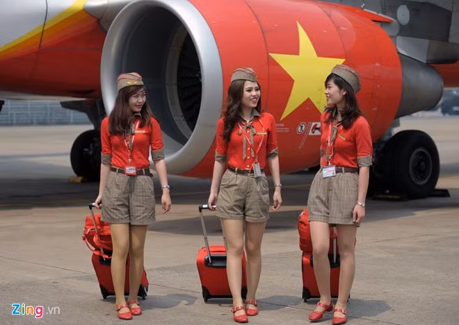 Cô bắt đầu lên máy bay cùng các đồng nghiệp. Sinh ra tại Moscow liên bang Nga, theo học cấp 2 tới đại học tại Mỹ, nhưng hiện Thủy sống và làm việc tại TP.HCM. Cô bắt đầu lên máy bay cùng các đồng nghiệp. Sinh ra tại Moscow liên bang Nga, theo học cấp 2 tới đại học tại Mỹ, nhưng hiện Thủy sống và làm việc tại TP.HCM.