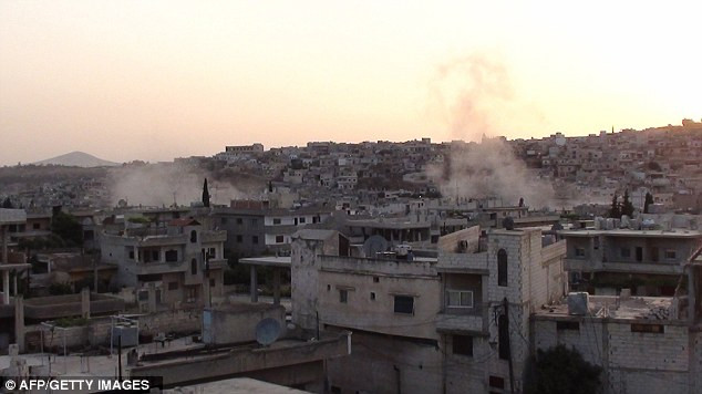 Vài tuần trước Liên Hiệp Quốc cho biết đã có hơn 9.000 người bị chết ở Syria trong vòng 15 tháng qua. Vài tuần trước Liên Hiệp Quốc cho biết đã có hơn 9.000 người bị chết ở Syria trong vòng 15 tháng qua.