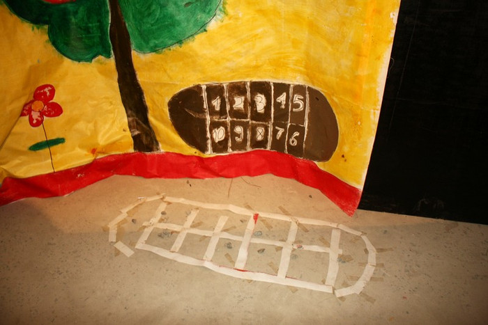 Trò chơi dân gian Ô ăn quan trong tiềm thức của mỗi người dân Việt Nam. Trò chơi dân gian Ô ăn quan trong tiềm thức của mỗi người dân Việt Nam.