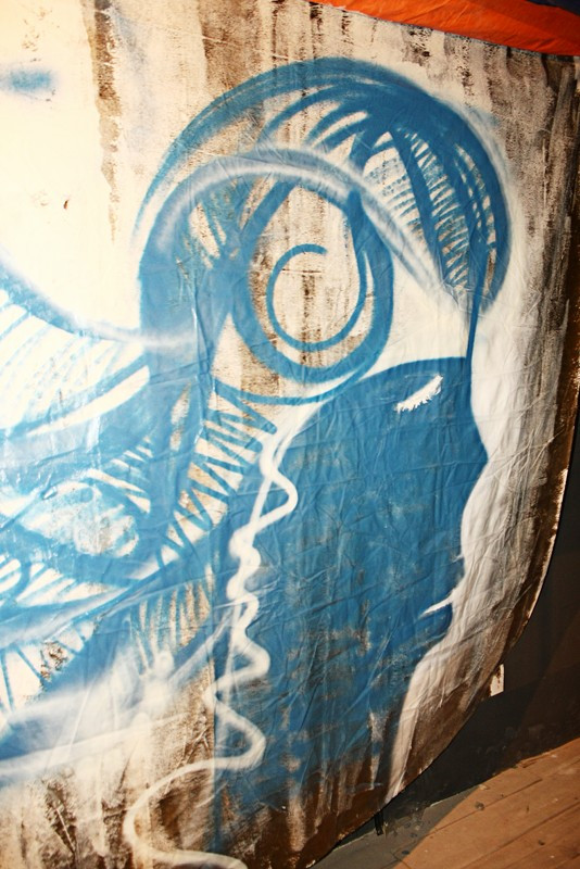 Lưu bút của nhiều bạn ghi chồng lên nhau. Lưu bút của nhiều bạn ghi chồng lên nhau.