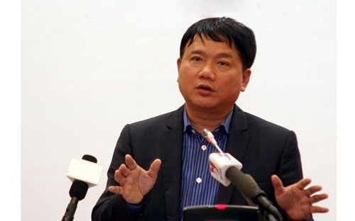 Bộ trưởng Bộ Giao thông Vận tải Đinh La Thăng cho biết, tết năm nay ngành giao thông đã chuẩn bị 500 nghìn vé tàu, 2 triệu vé máy bay cho người dân đi lại dịp tết. Bộ trưởng Bộ Giao thông Vận tải Đinh La Thăng cho biết, tết năm nay ngành giao thông đã chuẩn bị 500 nghìn vé tàu, 2 triệu vé máy bay cho người dân đi lại dịp tết.