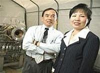 Hai nhà khoa học gốc Việt đã kết hôn và cùng làm việc cho NASA hơn 20 năm qua. Hai nhà khoa học gốc Việt đã kết hôn và cùng làm việc cho NASA hơn 20 năm qua.