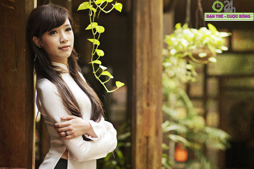 Là một teen model nổi tiếng ở Hà Nội, cũng tham gia đóng phim, em có ý định sẽ lấn sân sang con đường nghệ thuật? Em rất thích làm model và đóng phim vì đấy là sở thích của em, cũng như muốn làm mới mình trong những bộ ảnh, hoặc được người khác biết đến qua những vai diễn. Tuy nhiên, em vẫn chưa nghĩ đến chuyện lấn sân sang con đường nghệ thuật vì điều quan trọng nhất của em bây giờ là tập trung thật tốt vào việc học của mình! Một năm đáng nhớ của hot girl Hà Min, Bạn trẻ - Cuộc sống, hot girl Ha Min, ha min, hot girl ha noi, ngoi sao thoi trang, nam moi, xuan 2012, bao