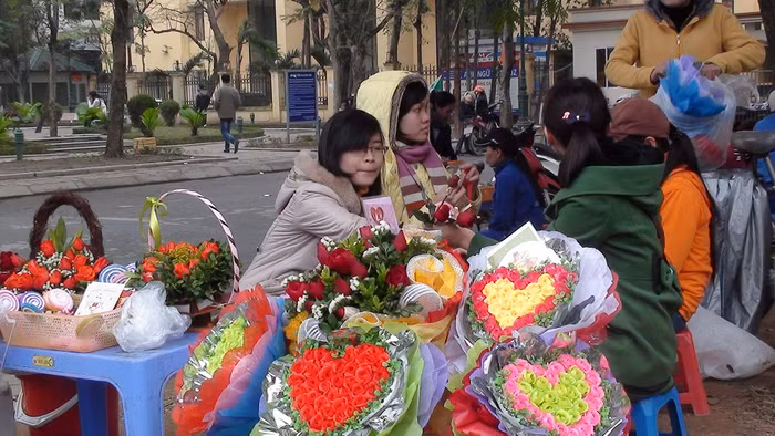 Không phải bạn sinh viên nào cũng có đủ tiền mua hoa đúng ngày Valentine