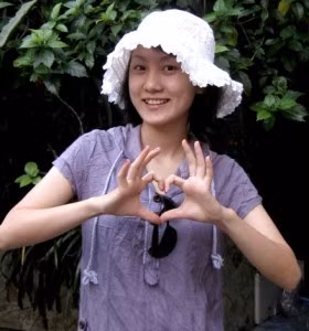 Đặng Hoàng Nhu - ca sĩ hát bằng tay cho những người khiếm thính Đặng Hoàng Nhu - ca sĩ hát bằng tay cho những người khiếm thính