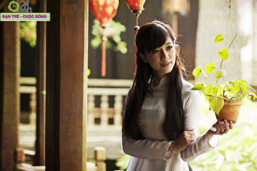 Em có sợ mình sẽ phải đánh đổi? Em biết khi tham gia nghệ thuật, mình sẽ phải đánh đổi rất nhiều… Nhưng với bản lĩnh cứng rắn của bản thân, em tin mình có thể làm được tất cả bằng chính sự nỗ lực, cố gắng của bản thân. Một năm đáng nhớ của hot girl Hà Min, Bạn trẻ - Cuộc sống, hot girl Ha Min, ha min, hot girl ha noi, ngoi sao thoi trang, nam moi, xuan 2012, bao