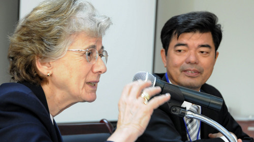 Tiến sĩ Rita Colwell phát biểu tại buổi tọa đàm - Ảnh: Minh Đức