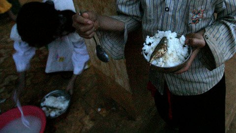 Không phải bữa nào cũng có cá chan nước cơm. Không phải bữa nào cũng có cá chan nước cơm.