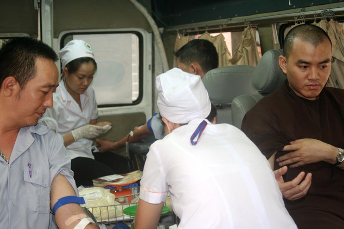 Chư Tăng, Phật tử TPHCM tham gia ngày hội hiến máu cứu người ảnh 1 Chư Tăng, Phật tử TPHCM tham gia ngày hội hiến máu cứu người ảnh 1