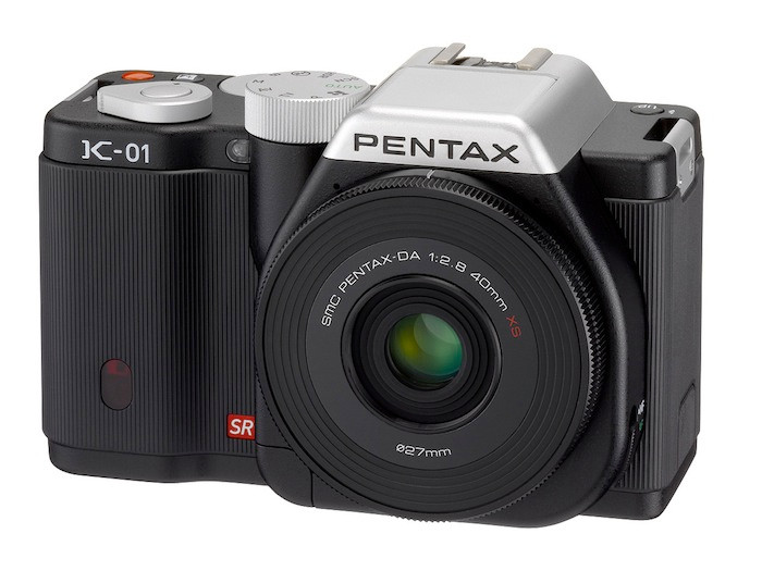 Pentax cho biết K-01 sẽ được họ bán ra từ tháng 3 tới đây với giá 749USD dành riêng cho thân máy với các màu đen, trắng và vàng. Riêng ống kính 40mm f/2.8 XS sẽ có giá 249USD khi mua rời hoặc cả bộ là 899USD. Pentax cho biết K-01 sẽ được họ bán ra từ tháng 3 tới đây với giá 749USD dành riêng cho thân máy với các màu đen, trắng và vàng. Riêng ống kính 40mm f/2.8 XS sẽ có giá 249USD khi mua rời hoặc cả bộ là 899USD.