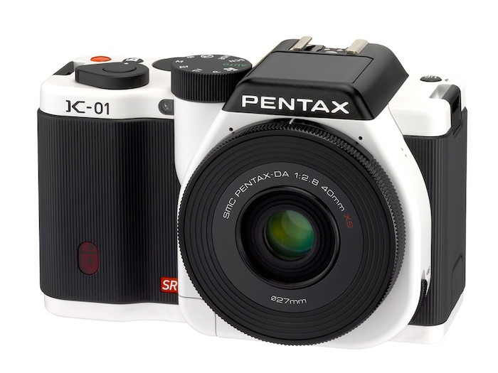 Ống kính tiêu cự 40mm và khẩu độ f/2.8 này gia nhập những ống prime mỏng của Pentax như 70mm f/2.4 hay 21mm f/3.2, không những thế nó còn là chiếc ống kính dành cho máy ống kính rời mỏng nhất thế giới. Ống kính tiêu cự 40mm và khẩu độ f/2.8 này gia nhập những ống prime mỏng của Pentax như 70mm f/2.4 hay 21mm f/3.2, không những thế nó còn là chiếc ống kính dành cho máy ống kính rời mỏng nhất thế giới.