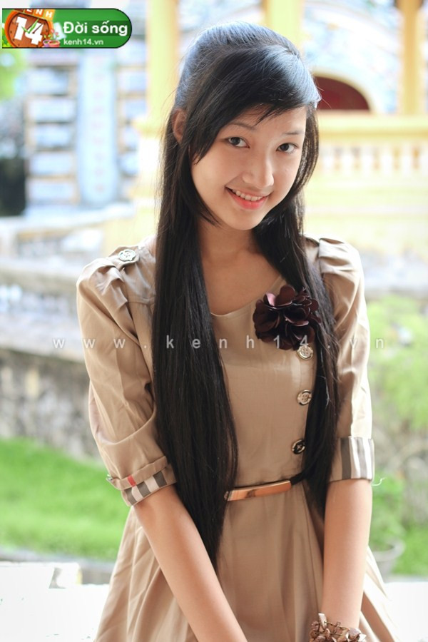 Ngọc Trân - Hoa khôi Quốc Học Huế. Ngọc Trân - Hoa khôi Quốc Học Huế.