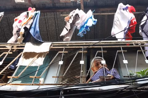 Phía trên lan can. Ảnh: Phạm Vũ Hoàng Giang Phía trên lan can. Ảnh: Phạm Vũ Hoàng Giang