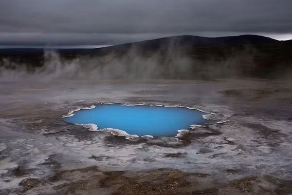Hồ nước nóng thạch anh ở Iceland - Ảnh: David Remacle.