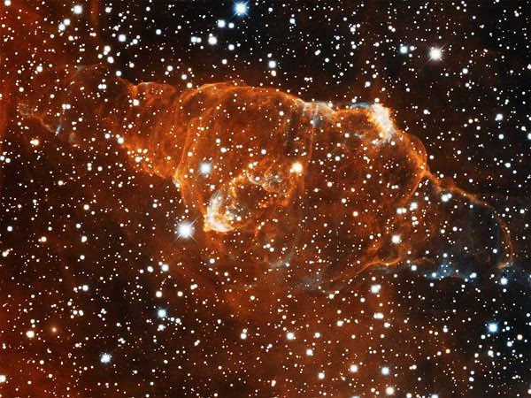 Những hình ảnh vũ trụ tuyệt đẹp (P1) ảnh 12 Hình ảnh do thiên văn Mỹ ở bang Arizona chụp được cho thấy hình dạng bất thường của tinh vân KjPn8 nằm trong chòm sao Cassiopeia.