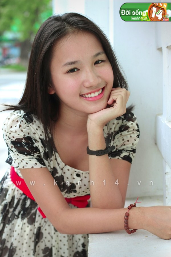 Hà chia sẻ, để giữ hình ảnh của mình, bạn ấy luôn cố gắng hoàn thành nhiệm vụ lớn nhất là học tập thật tốt cũng như tham gia các hoạt động ngoại khóa của trường. Bên cạnh đó, cô bạn cũng giữ cho mình nét duyên dáng, thanh lịch của người con gái Huế. Hà chia sẻ, để giữ hình ảnh của mình, bạn ấy luôn cố gắng hoàn thành nhiệm vụ lớn nhất là học tập thật tốt cũng như tham gia các hoạt động ngoại khóa của trường. Bên cạnh đó, cô bạn cũng giữ cho mình nét duyên dáng, thanh lịch của người con gái Huế.