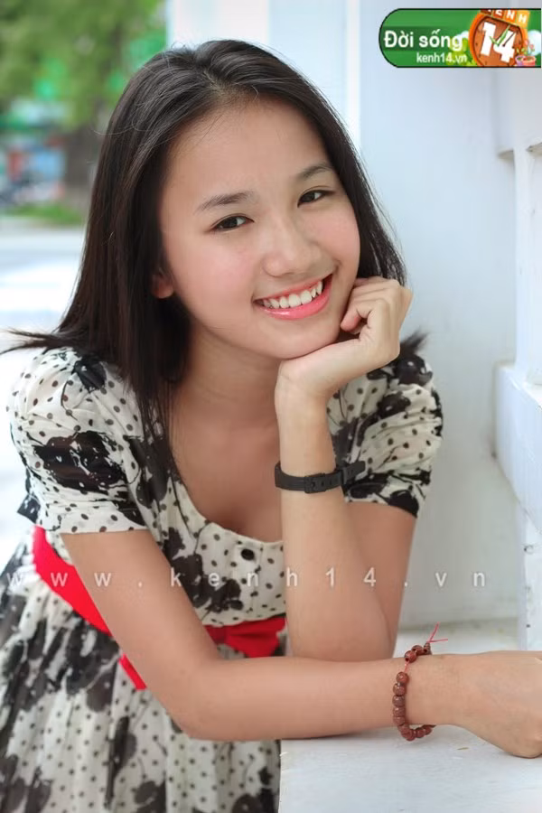 Hà chia sẻ, để giữ hình ảnh của mình, bạn ấy luôn cố gắng hoàn thành nhiệm vụ lớn nhất là học tập thật tốt cũng như tham gia các hoạt động ngoại khóa của trường. Bên cạnh đó, cô bạn cũng giữ cho mình nét duyên dáng, thanh lịch của người con gái Huế.