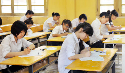 Việc bãi bỏ thi cụm , chấm chéo là một quyền lợi chính đáng mà học sinh cần được hưởng Việc bãi bỏ thi cụm , chấm chéo là một quyền lợi chính đáng mà học sinh cần được hưởng