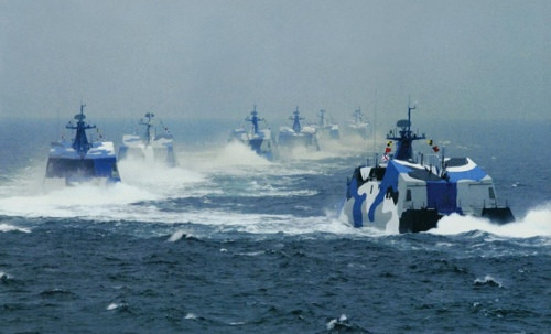 Tàu cao tốc tàng hình lớp Houbei của Hạm đội Nam Hải, Trung Quốc Tàu cao tốc tàng hình có khả năng mang tên lửa lớp Houbei/Type 022 của Hải quân Trung Quốc - Houbei là loại tàu tàng hình thế hệ mới của hải quân Trung Quốc, có khả năng tác chiến linh động và tấn công nhanh các mục tiêu cả trên không, bộ và trên biển. (chi tiết bộ ảnh) Tàu cao tốc tàng hình lớp Houbei của Hạm đội Nam Hải, Trung Quốc Tàu cao tốc tàng hình có khả năng mang tên lửa lớp Houbei/Type 022 của Hải quân Trung Quốc - Houbei là loại tàu tàng hình thế hệ mới của hải quân Trung Quốc, có khả năng tác chiến linh động và tấn công nhanh các mục tiêu cả trên không, bộ và trên biển. (chi tiết bộ ảnh)