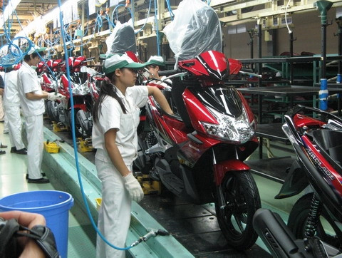 Bị hải quan ấn định số thuế truy thu lên tới 3.340 tỷ đồng, hãng sản xuất ôtô làm đơn kiến nghị lên Chính phủ.