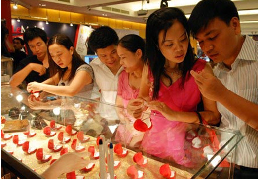 Nhiều người chia sẻ họ mua vàng do có nhu cầu thực sự chứ không phải đầu tư. Nhiều người chia sẻ họ mua vàng do có nhu cầu thực sự chứ không phải đầu tư.