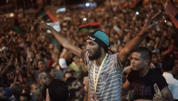 Phiến quân khống chế Tripoli, bắt 2 con của đại tá Gaddafi ảnh 1