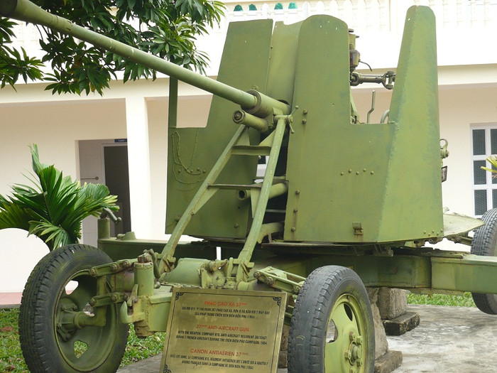 Pháo cao xạ 37 mm của đại đội 815 thuộc Trung đoàn 367, đơn vị bắn rơi 7 máy bay của Pháp trong chiến dịch Điện Biên Phủ(1954) Pháo cao xạ 37 mm của đại đội 815 thuộc Trung đoàn 367, đơn vị bắn rơi 7 máy bay của Pháp trong chiến dịch Điện Biên Phủ(1954)
