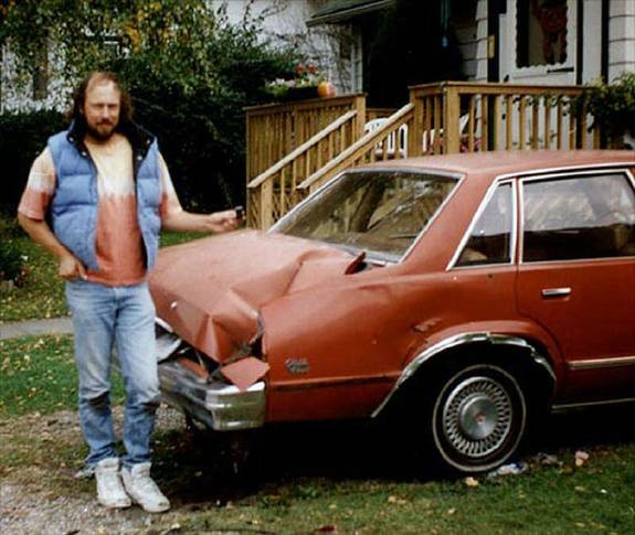 Chiếc xe bị thiên thạch Peekskill rơi trúng tại Peekskill, New York được tổ chức R.A Langheinrich Meteorites mua lại, và được lưu diễn vòng quanh thế giới.