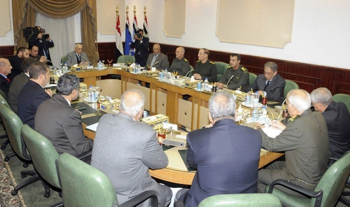 Ngày 22/11/2011, các quan chức chính quyền Ai Cập đã phải họp bàn khẩn cấp để giải quyết tình trạng người dân chống đối chính quyền mới được dựng lên sau khi Tổng thống Mubarak bị lật đổ. Ngày 22/11/2011, các quan chức chính quyền Ai Cập đã phải họp bàn khẩn cấp để giải quyết tình trạng người dân chống đối chính quyền mới được dựng lên sau khi Tổng thống Mubarak bị lật đổ.