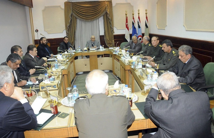 Ngày 22/11/2011, các quan chức chính quyền Ai Cập đã phải họp bàn khẩn cấp để giải quyết tình trạng người dân chống đối chính quyền mới được dựng lên sau khi Tổng thống Mubarak bị lật đổ. Ngày 22/11/2011, các quan chức chính quyền Ai Cập đã phải họp bàn khẩn cấp để giải quyết tình trạng người dân chống đối chính quyền mới được dựng lên sau khi Tổng thống Mubarak bị lật đổ.