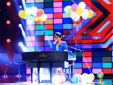 Chàng trai quá thừa chiêu trò nhưng thiếu giọng hát Đinh Huy tiếp tục được chọn Chàng trai quá thừa chiêu trò nhưng thiếu giọng hát Đinh Huy tiếp tục được chọn