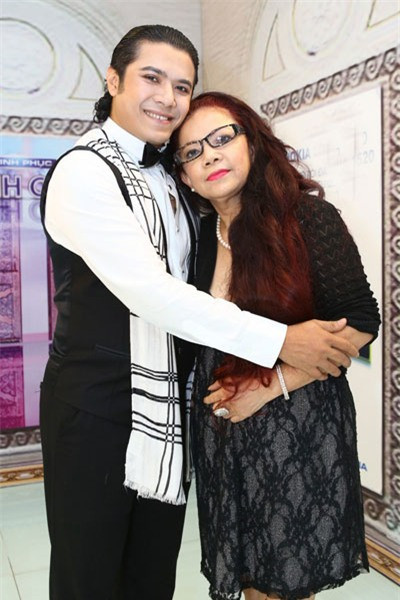 Có lẽ, Kasim Hoàng Vũ đang thực hiện niềm đam mê còn dang dở của mẹ lúc còn son trẻ Có lẽ, Kasim Hoàng Vũ đang thực hiện niềm đam mê còn dang dở của mẹ lúc còn son trẻ