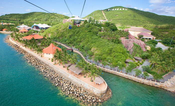 Vinpearl Nha Trang nhìn từ trên cao. Vinpearl Nha Trang nhìn từ trên cao.